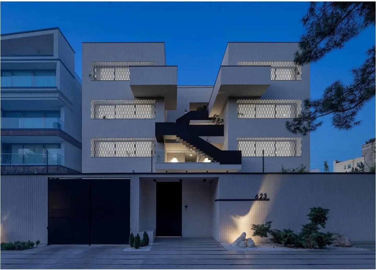 ساختمان مسکونی پله‌ی بی‌قرار، مهرشهر  رتبه سوم بخش مسکونی آپارتمانی - مقاله معماری