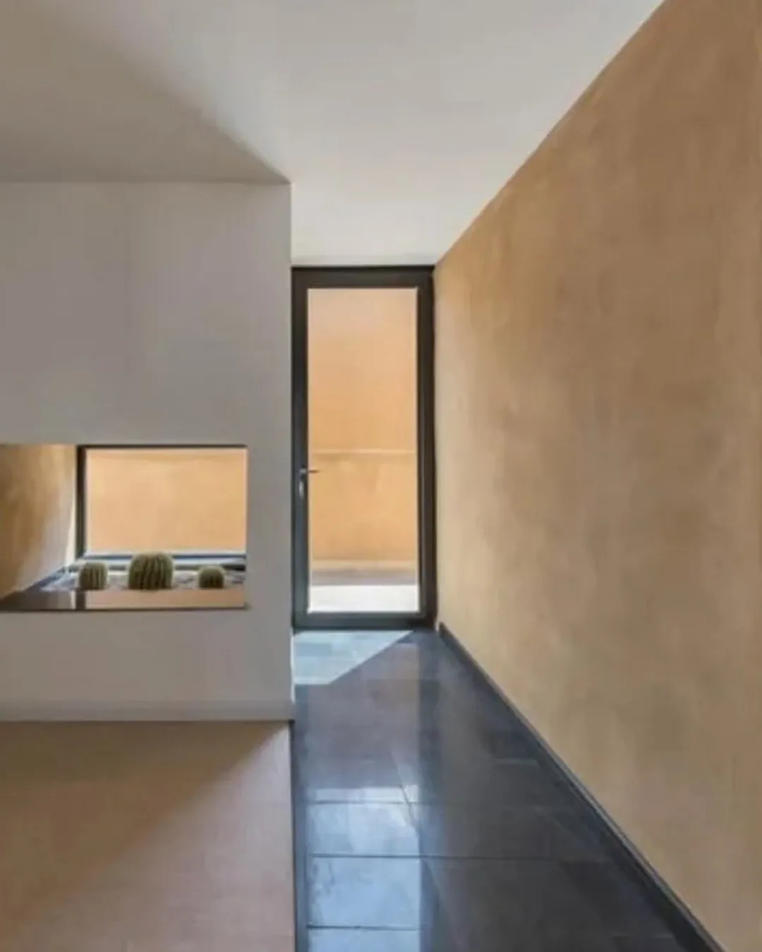 ساختمان نیم رخ کرمان